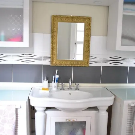 Maris , Greek House @ Center Alsancak * İzmir