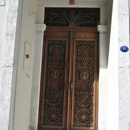 Maris , Greek House @ Center Alsancak Villa *