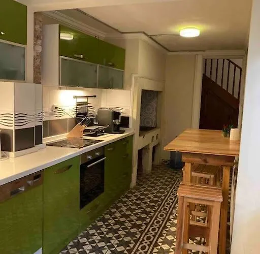 Maris , Greek House @ Center Alsancak 빌라 *