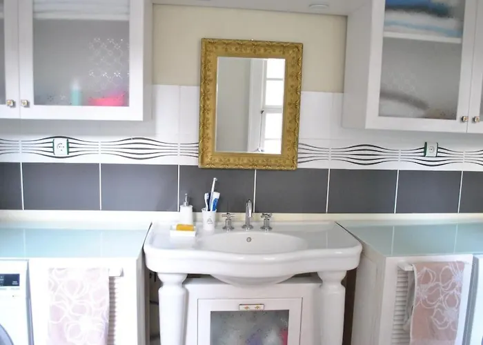 Maris , Greek House @ Center Alsancak * Esmirna