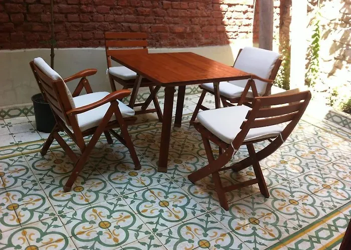 Maris , Greek House @ Center Alsancak *