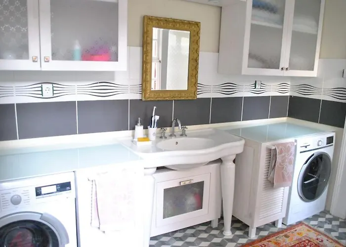 Maris , Greek House @ Center Alsancak