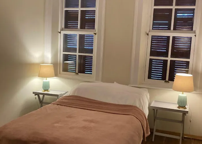 Maris , Greek House @ Center Alsancak *